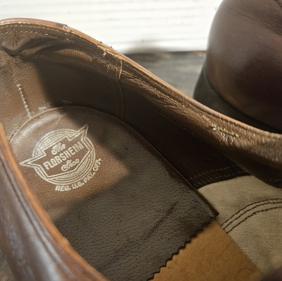 Classic Men's Florshiem Brown Leather Cap-Toe Oxfords - Picture 5 of 6